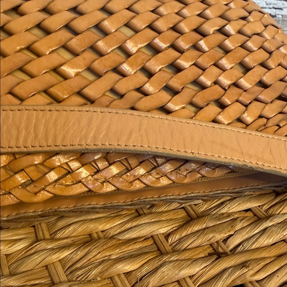 Fossil vintage Woven Shoulder Bag - Picture 7 of 9
